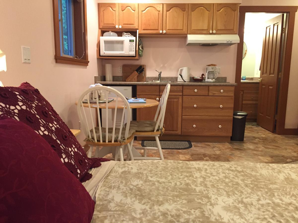 Summerhill Guest House Тофіно Екстер'єр фото