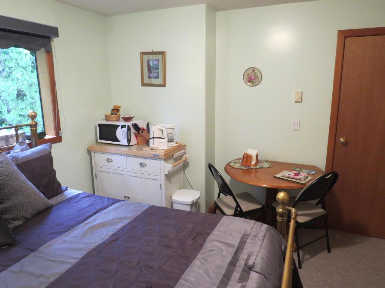 Summerhill Guest House Тофіно Екстер'єр фото